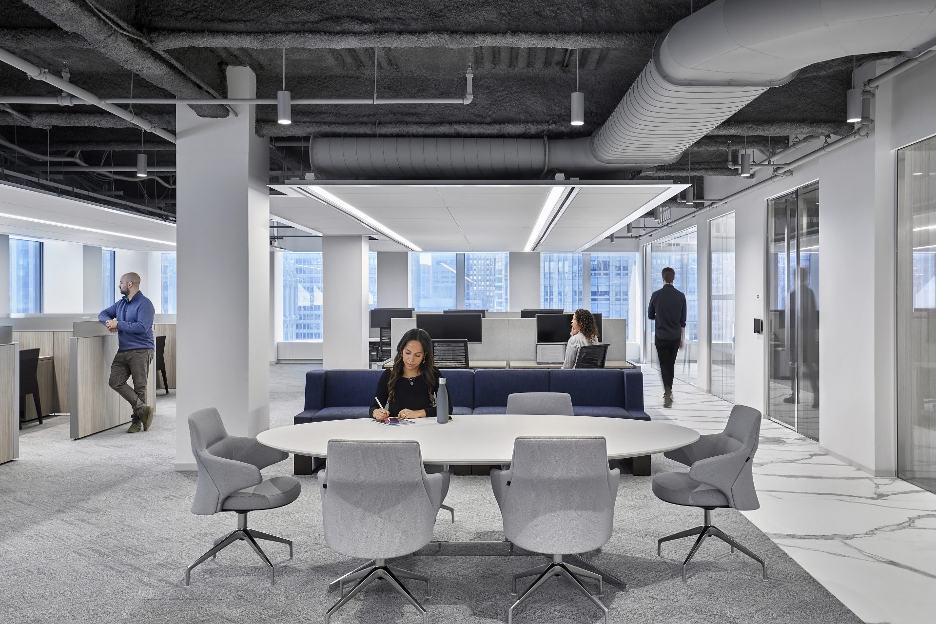 Open office space at the new Omnicom Headquarters